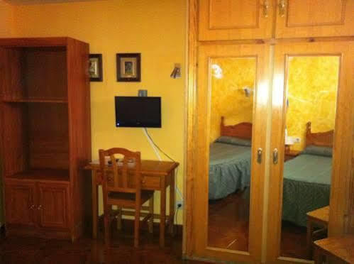 Hostal Le Vintage Avila Exterior photo